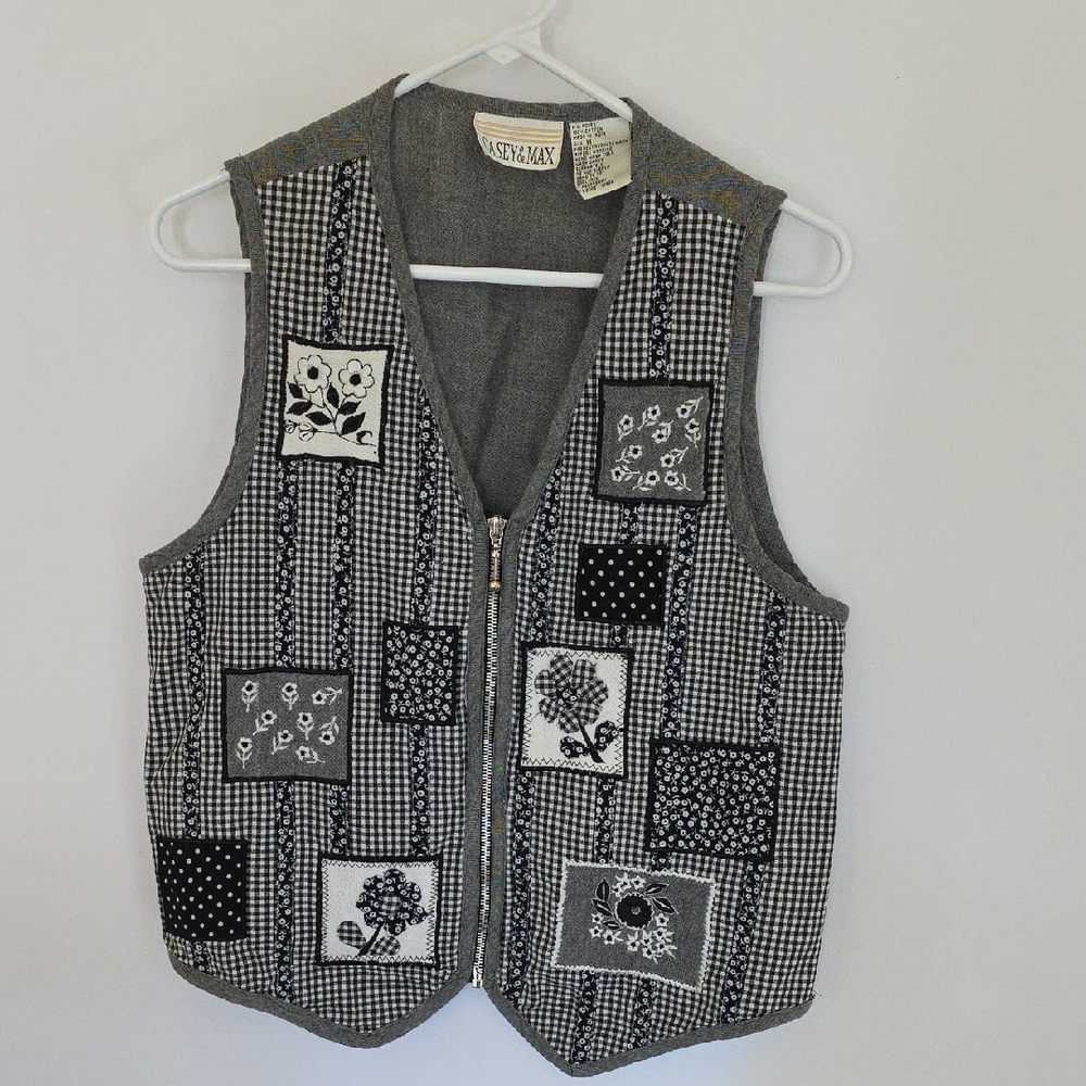 Casey & Max Gray Vest with Floral Accents